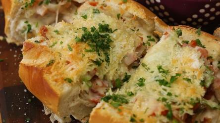 baconalfredobreadboatthumb
